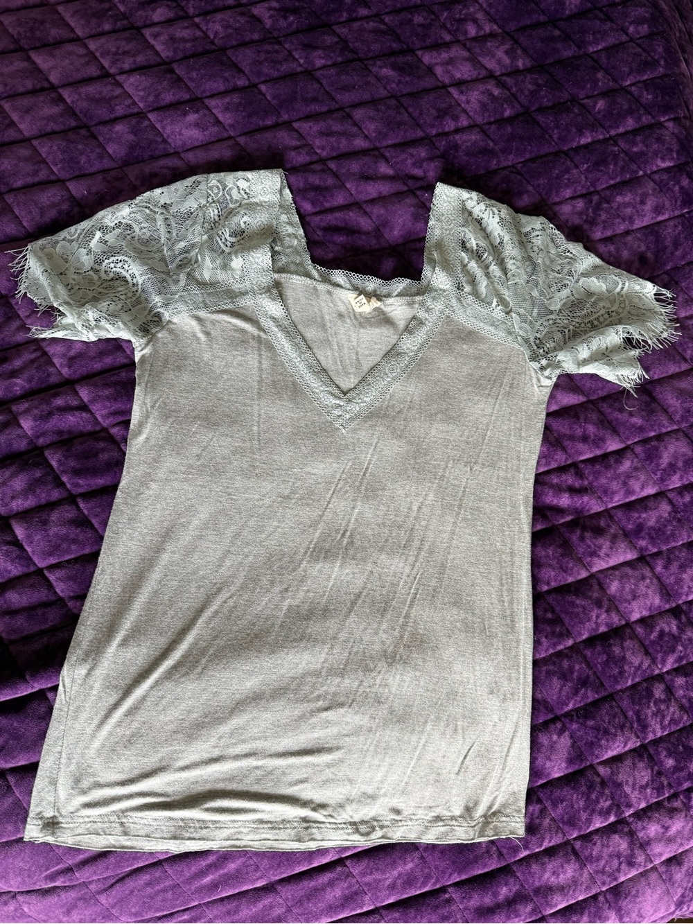 POL Lace-Sleeve V-Neck Tee - Light Gray